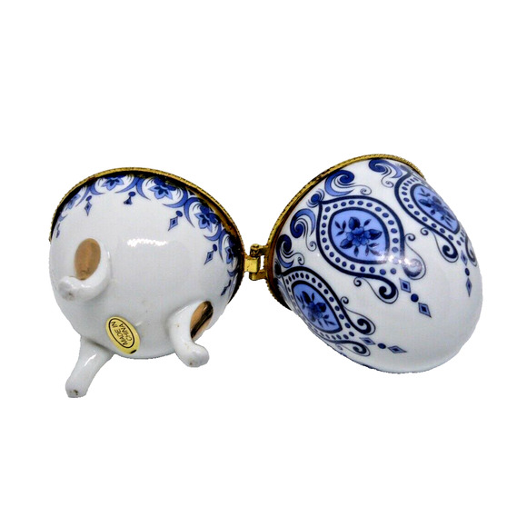 Blue & White Egg Shaped Floral Footed Victorian Trinket Box w Gold Trim 4” Vtg - Picture 5 of 8